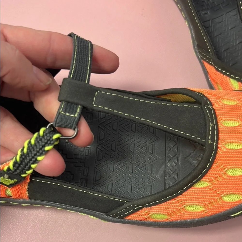 Muk Luk Orange Black Water Shoes Durable Soles - Picture 4 of 8